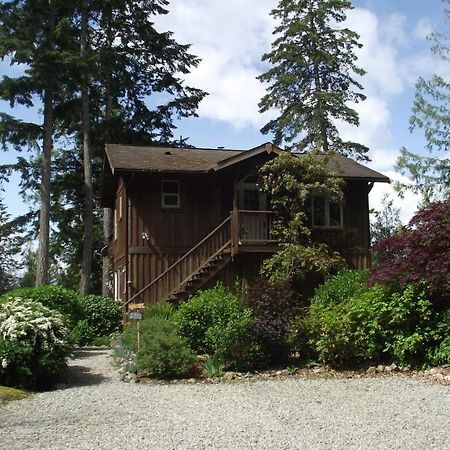 Secret Cove Cottage Suites Halfmoon Bay Экстерьер фото