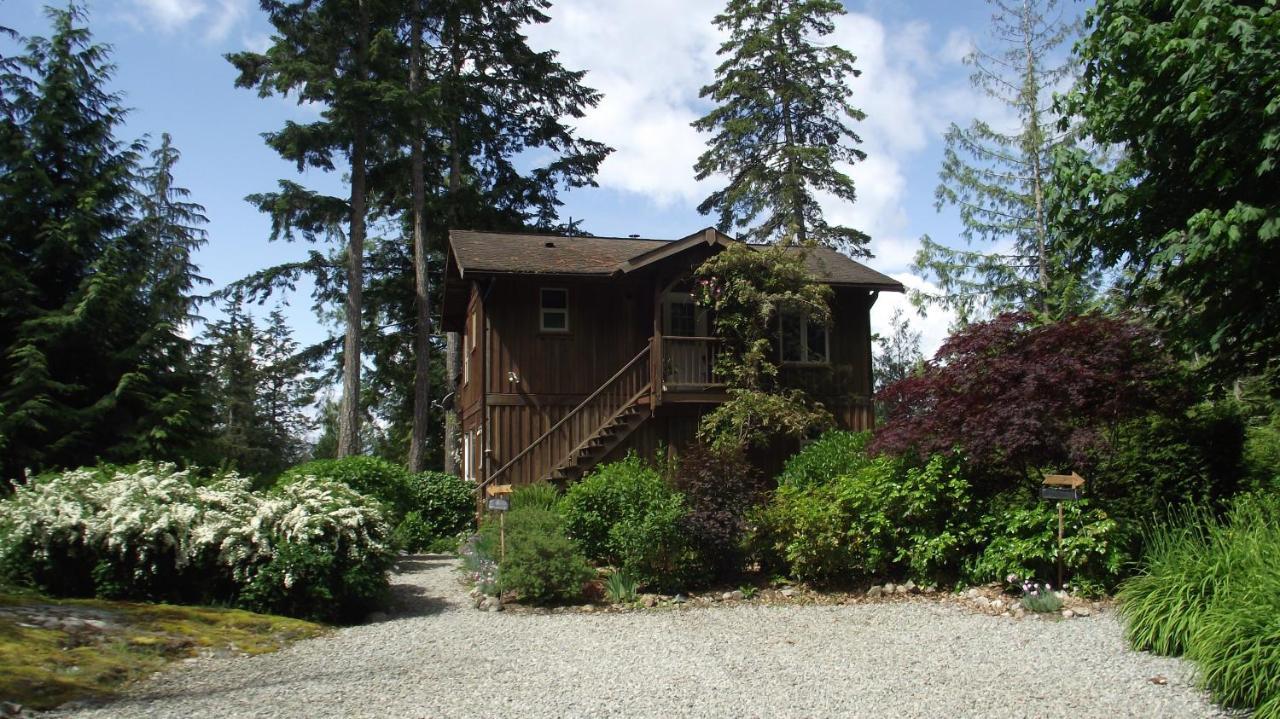 Secret Cove Cottage Suites Halfmoon Bay Экстерьер фото