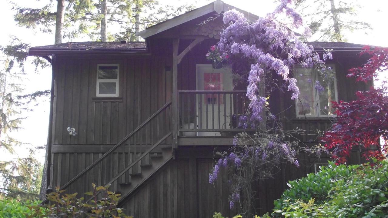 Secret Cove Cottage Suites Halfmoon Bay Экстерьер фото